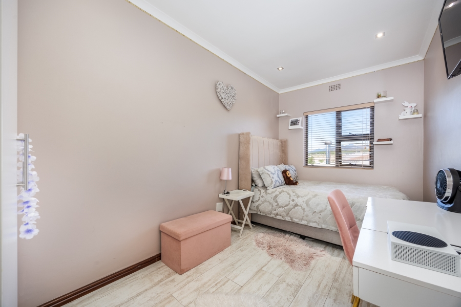 4 Bedroom Property for Sale in Rouxville Western Cape